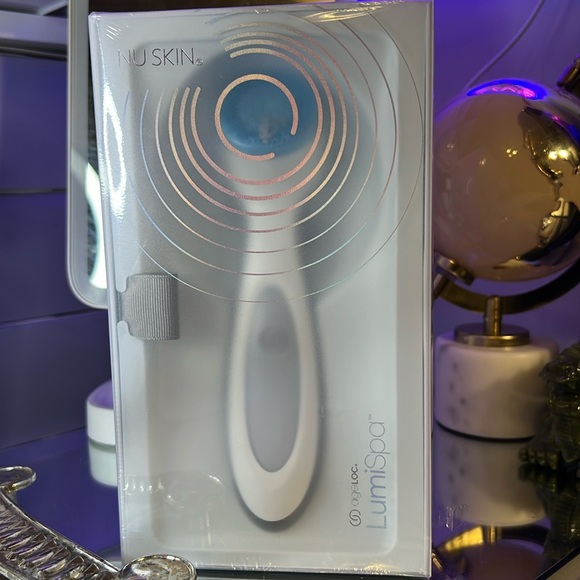 (1) BNIB Lumi Spa